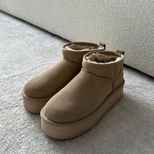 UGG ULTRA MINI PLATFORM MUSTARD SEED SIZE 7